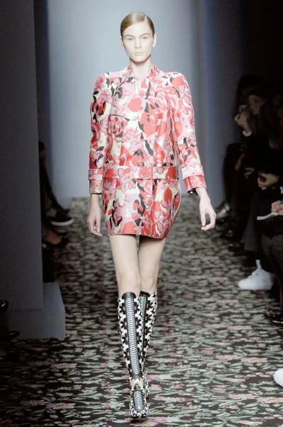 Look 19